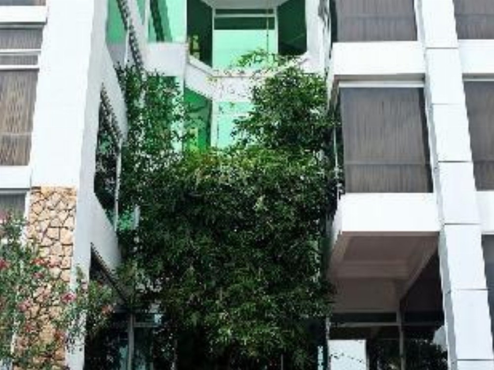 The Ritz Hotel at Garden Oases